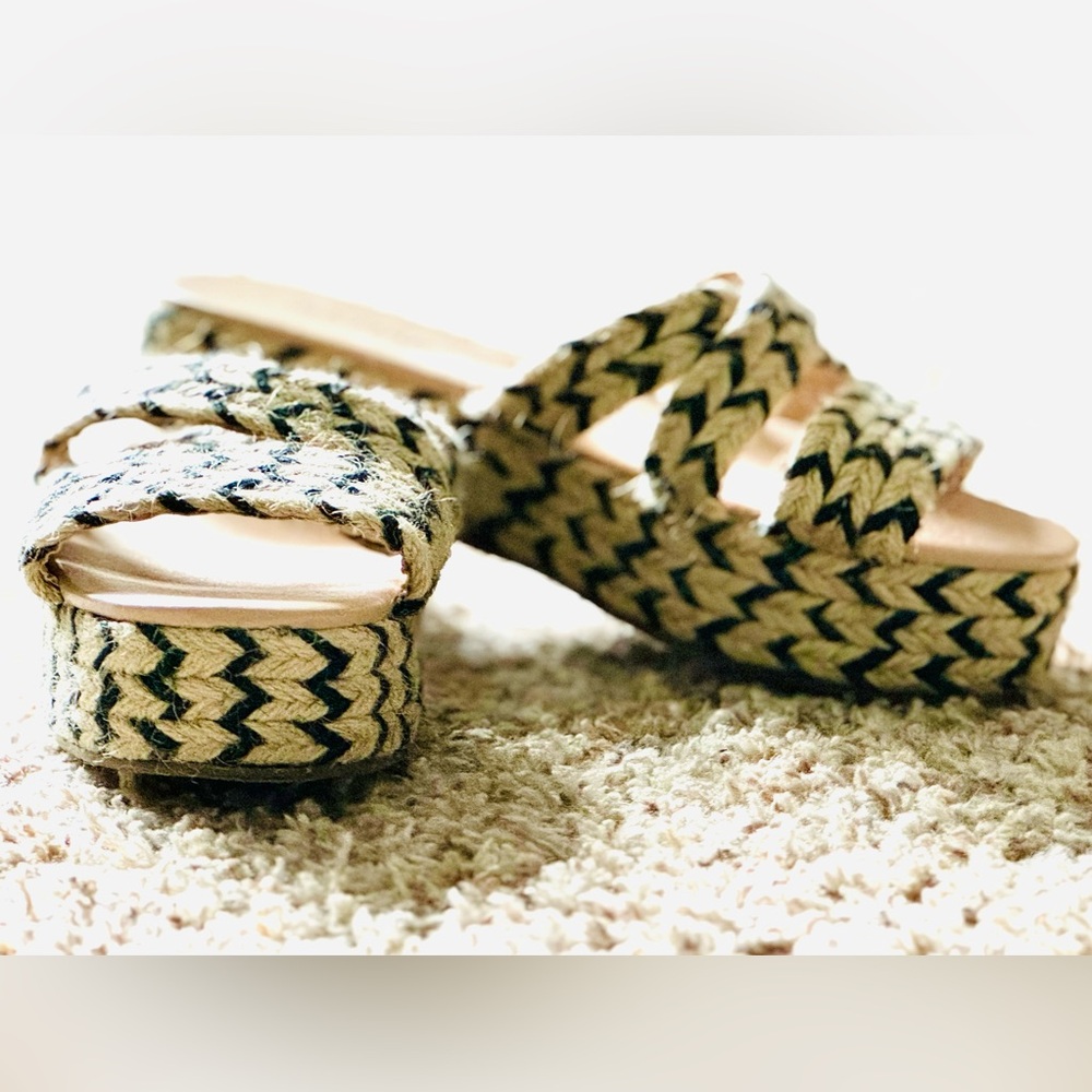 Stylish Black and Tan Women's Woven Sandals